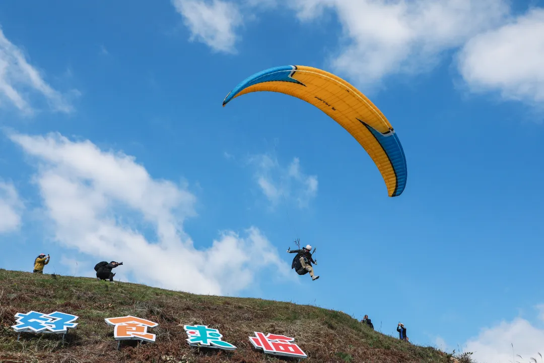 高中篮球联赛2021冠军_兴义高中篮球比赛冠军有哪些_篮球高中联赛冠军